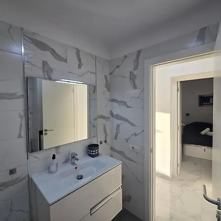 Apartment Aqua Sun Geranios By Helloapartments Costa Adeje (Tenerife)