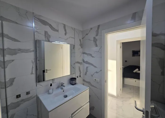 Apartment Aqua Sun Geranios By Helloapartments Costa Adeje (Tenerife)